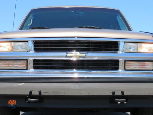 Used 1996 Chevrolet Suburban 2500 AWD/4WD image 34
