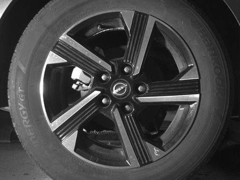 Used 2025 Nissan Sentra SV image 15