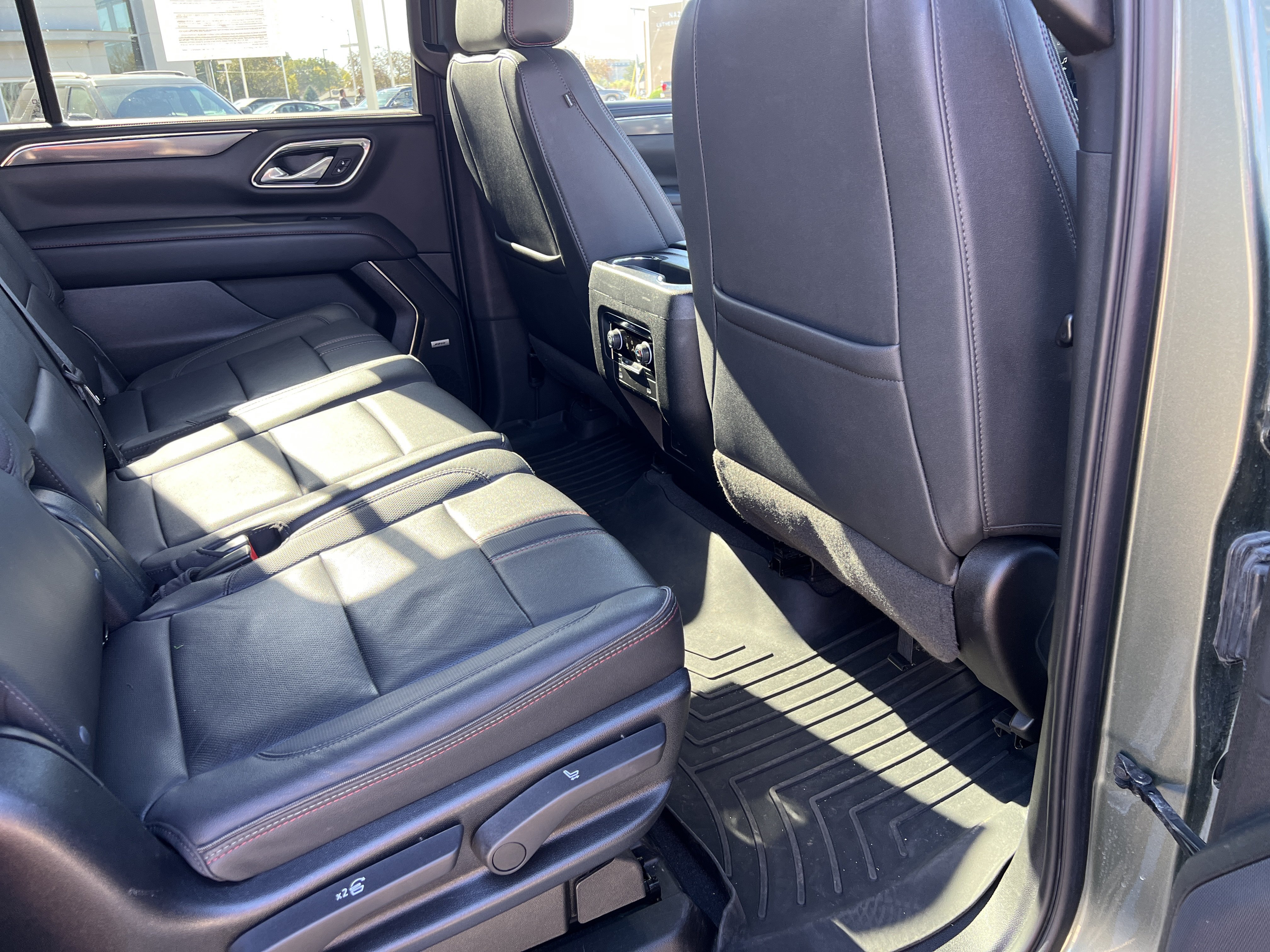 Used 2023 Chevrolet Suburban RST AWD/4WD image 12