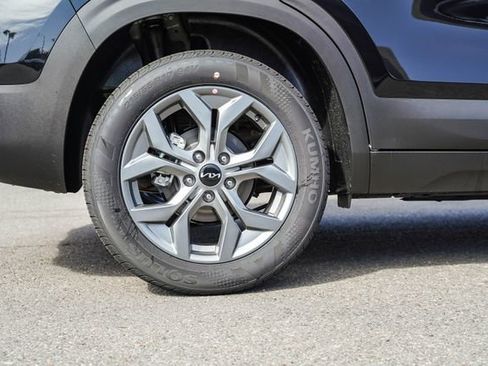 New 2026 Kia Seltos LX image 9