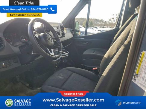 Used 2019 Mercedes-Benz Sprinter 144 image 9