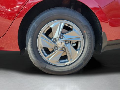 New 2026 Hyundai Elantra SE FWD image 32