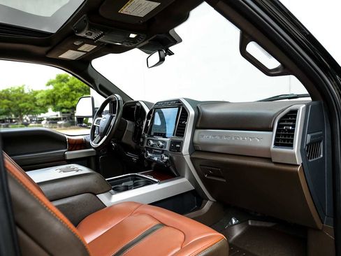 Used 2022 Ford F250 King Ranch w/ King Ranch Ultimate Package AWD/4WD image 16