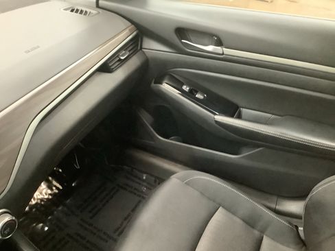 Used 2023 Nissan Altima 2.5 SV FWD image 21