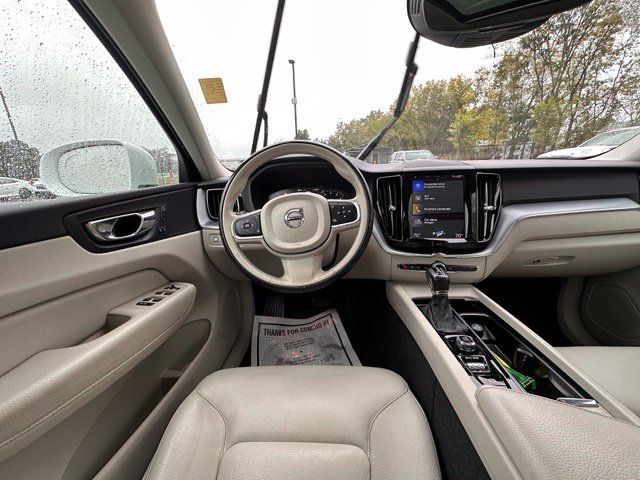 Used 2020 Volvo XC60 T5 Momentum FWD image 18
