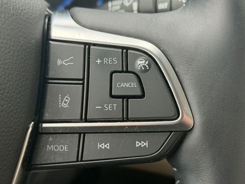 Used 2021 Toyota Highlander Platinum image 26