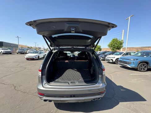 Used 2025 Lincoln Aviator Reserve w/ Equipment Group 201A AWD/4WD image 22