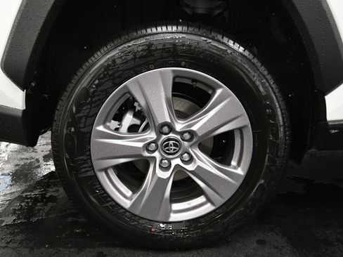 Used 2025 Toyota RAV4 XLE w/ Convenience Package image 32