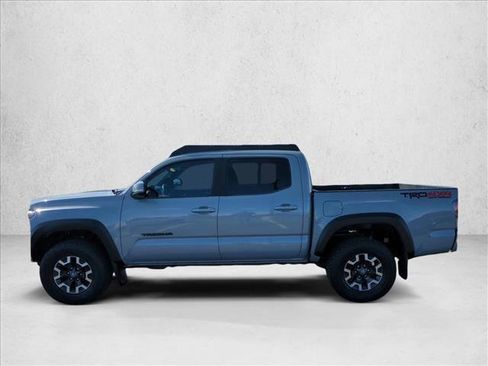 Used 2021 Toyota Tacoma TRD Off-Road w/ Technology Package image 9