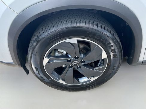 Certified 2025 Nissan Rogue SV AWD/4WD image 24