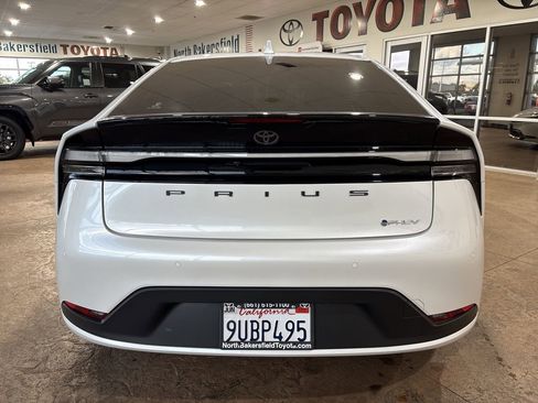 Certified 2025 Toyota Prius Plug-In Hybrid image 9