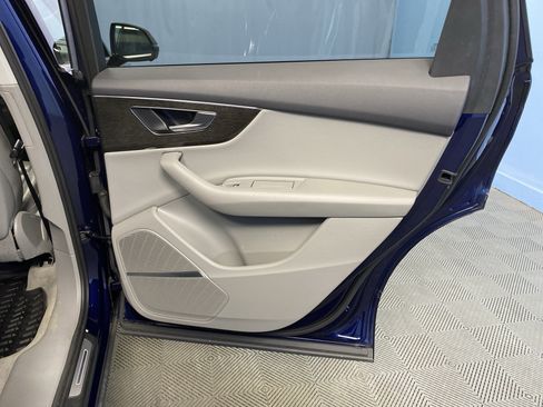 Used 2022 Audi Q7 Premium Plus w/ Premium Plus Package image 42