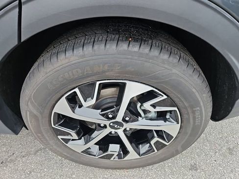 Used 2024 Kia Sportage EX image 10