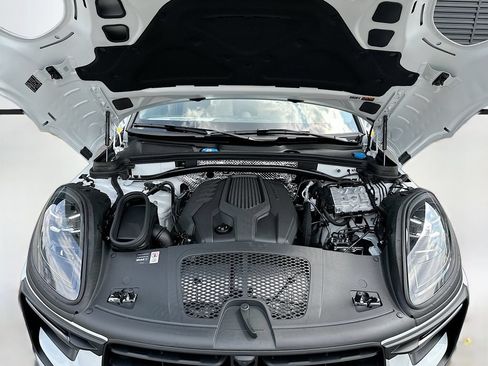 New 2026 Porsche Macan AWD/4WD image 32