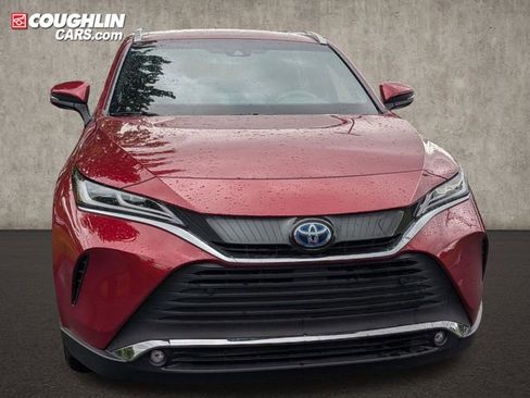 Used 2023 Toyota Venza XLE AWD/4WD image 2