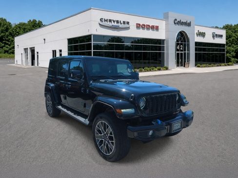 Used 2024 Jeep Wrangler High Altitude AWD/4WD image 8