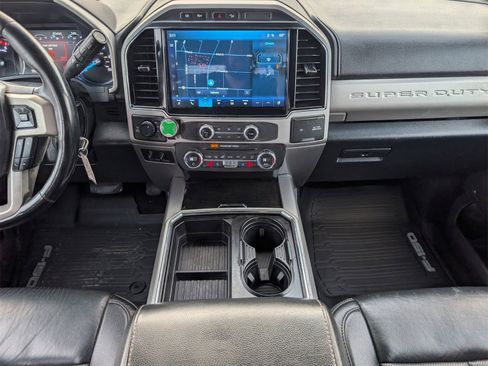 Used 2022 Ford F250 Lariat w/ Chrome Package image 7