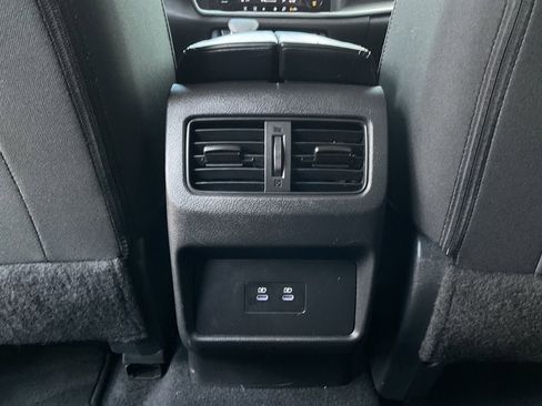 Used 2025 Nissan Rogue SV FWD image 11