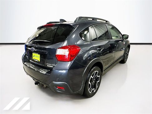 Used 2017 Subaru Crosstrek 2.0i Limited image 5
