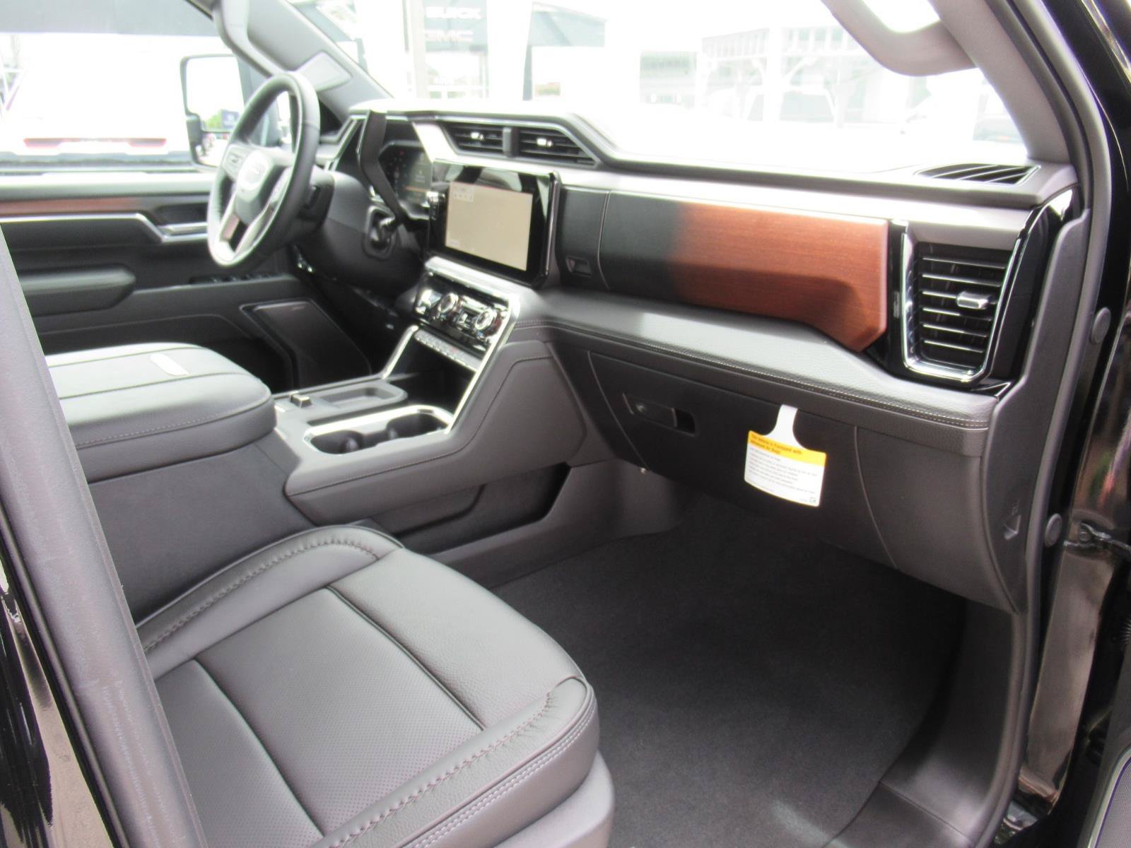 New 2026 GMC Sierra 2500 Denali w/ Denali Reserve Package AWD/4WD image 12