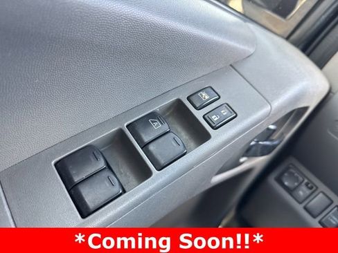 Used 2012 Nissan Frontier SV image 5