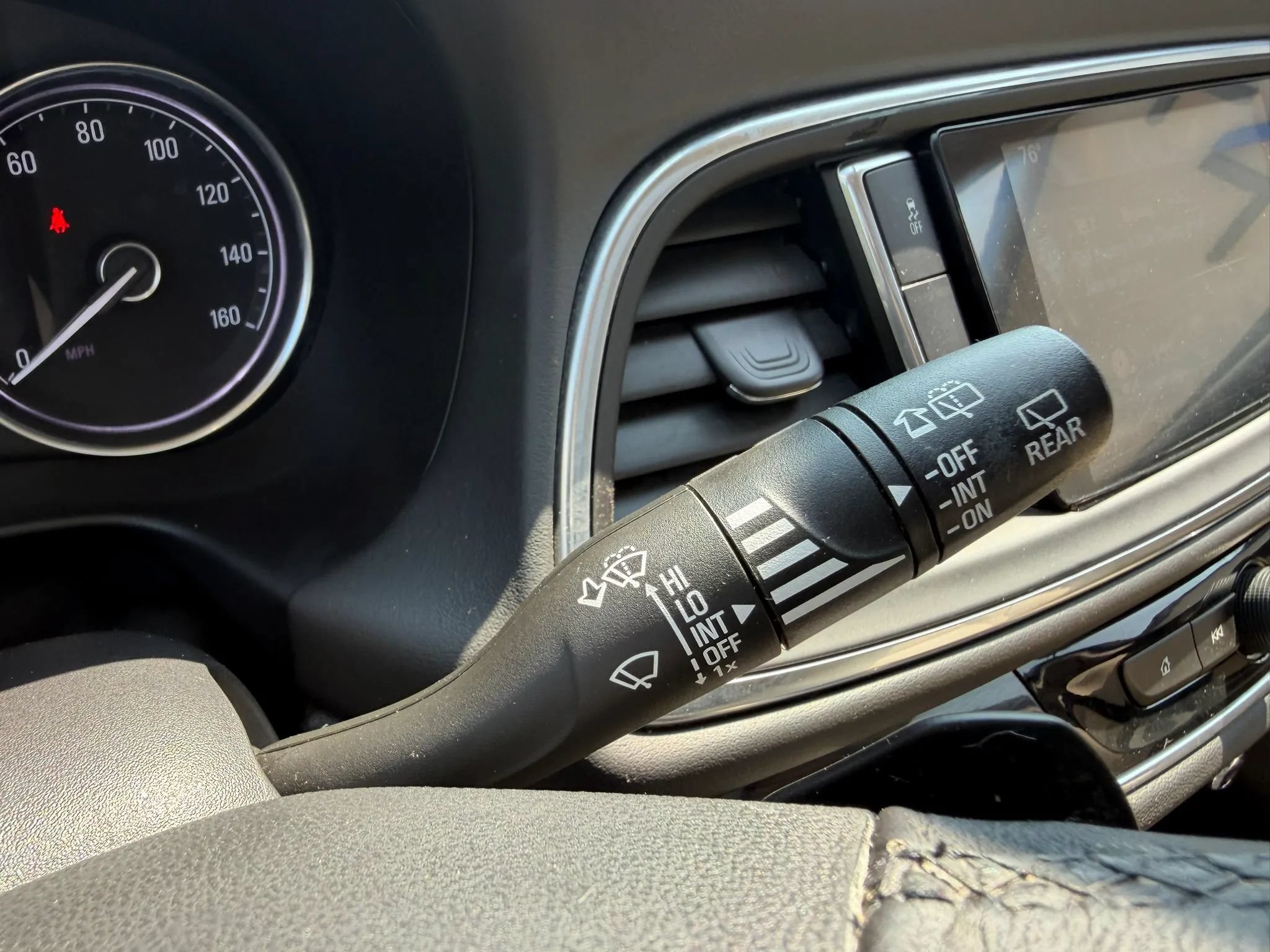 Used 2019 Buick Enclave Essence FWD image 24