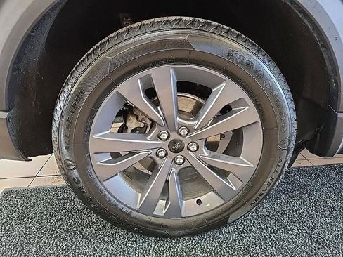 Used 2023 Ford Explorer XLT w/ Equipment Group 202A image 38