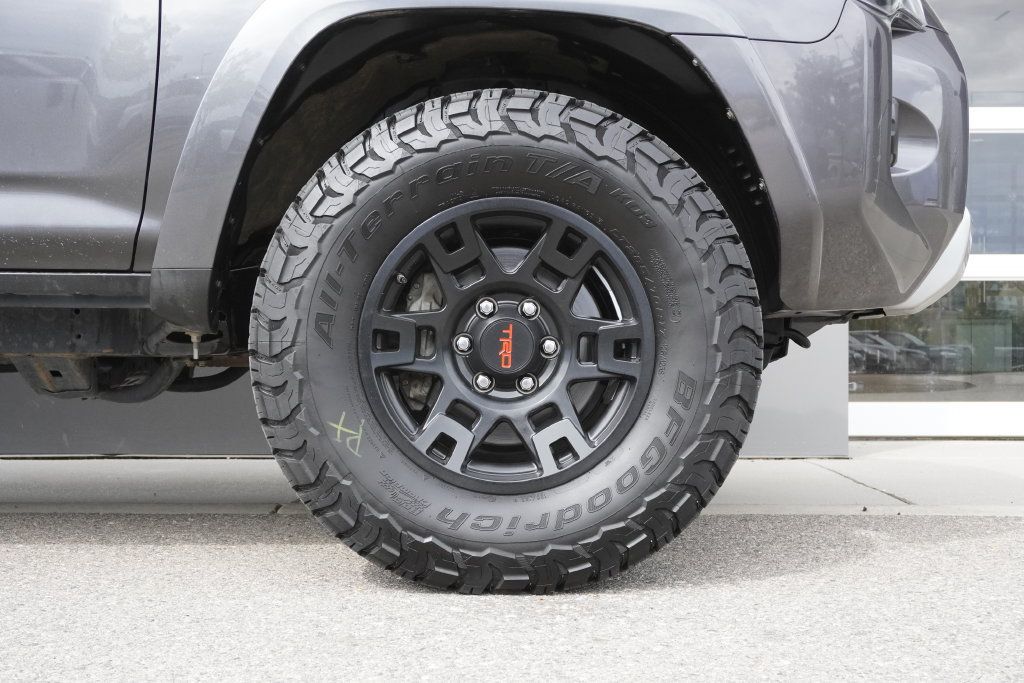 Used 2021 Toyota 4Runner TRD Off-Road Premium w/ Moonroof Package AWD/4WD image 35