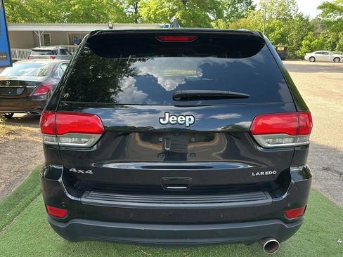 Used 2018 Jeep Grand Cherokee Laredo AWD/4WD image 6