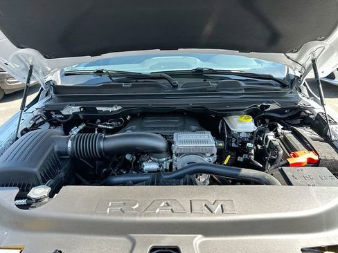 New 2026 RAM 1500 4x4 Crew Cab image 31