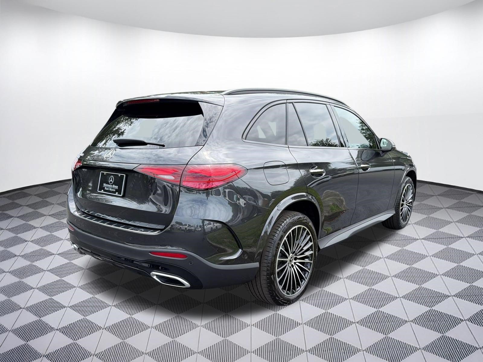 Used 2026 Mercedes-Benz GLC 300 image 9