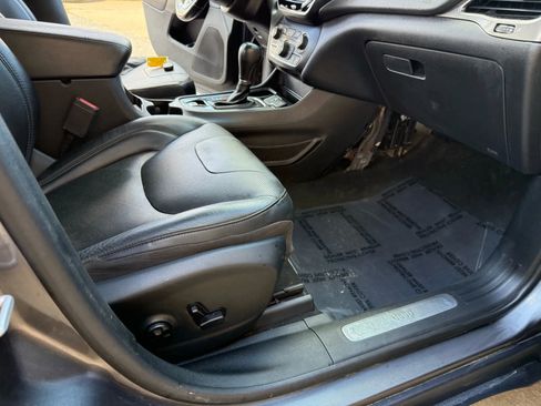 Used 2020 Jeep Cherokee Limited image 21