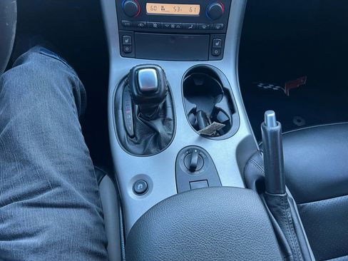 Used 2005 Chevrolet Corvette Coupe w/ Preferred Equipment Group RWD image 11