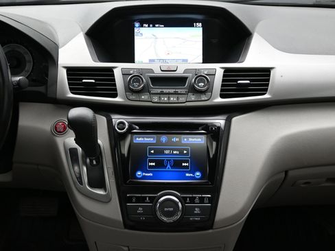 Used 2016 Honda Odyssey Touring Elite image 17