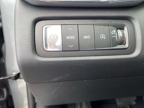 Used 2026 GMC Acadia Elevation w/ Elevation Premium Package AWD/4WD image 19
