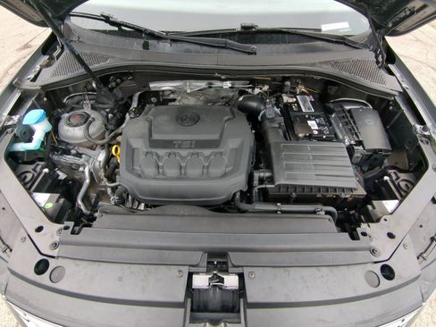 Used 2023 Volkswagen Tiguan SE image 33