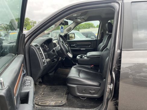 Used 2014 RAM 1500 Laramie RWD image 30