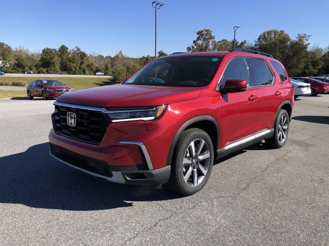 Certified 2024 Honda Pilot Touring image 3