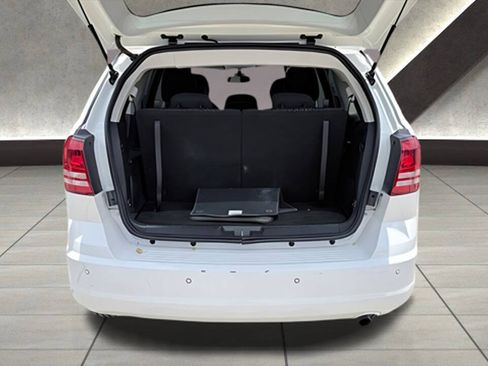 Used 2020 Dodge Journey SE w/ SE Popular Equipment Group FWD image 9