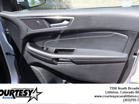 Used 2018 Ford Edge Titanium w/ Technology Package AWD/4WD image 35