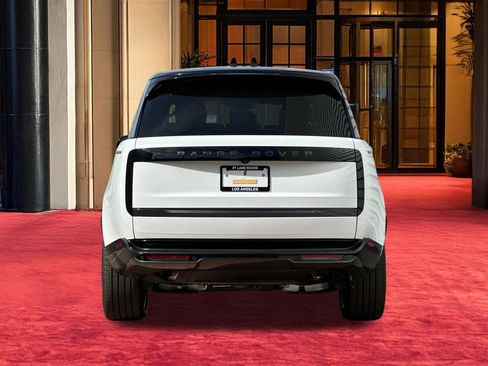 New 2026 Land Rover Range Rover Long Wheelbase SE image 10