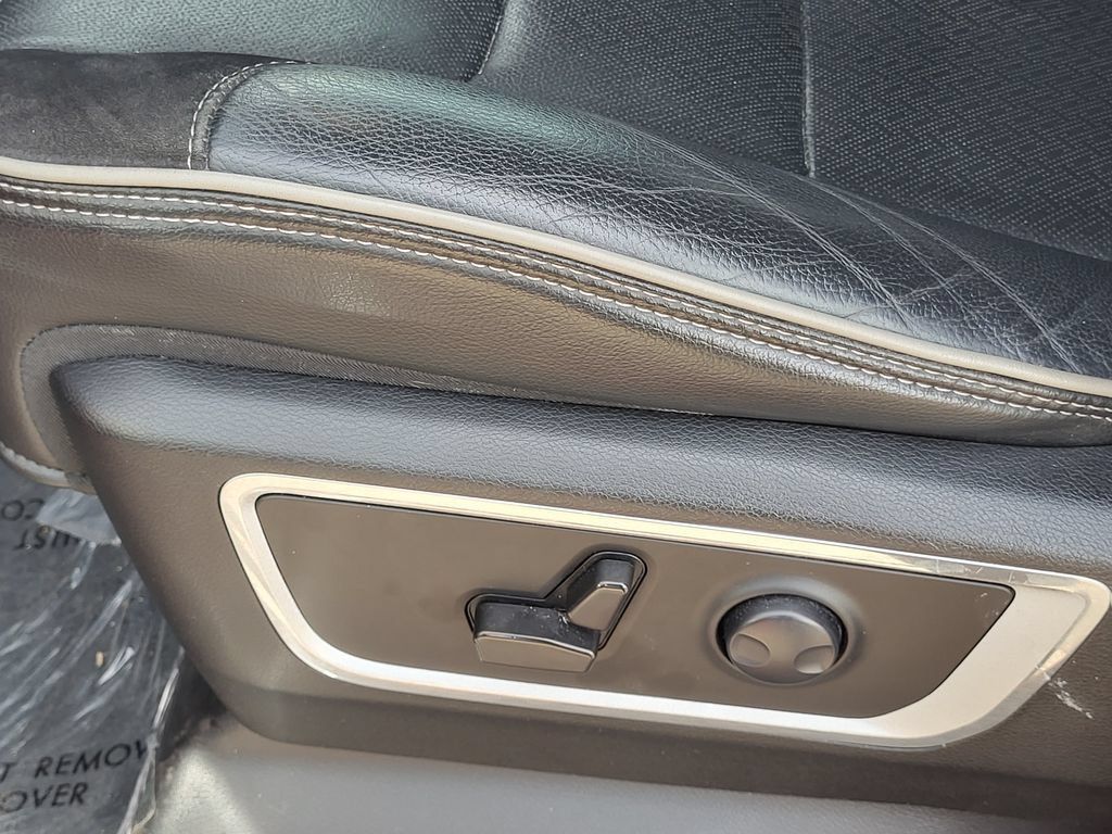Used 2022 RAM 1500 Laramie AWD/4WD image 15