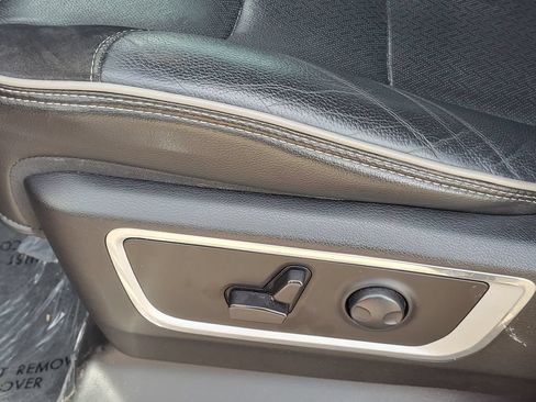 Used 2022 RAM 1500 Laramie AWD/4WD image 15