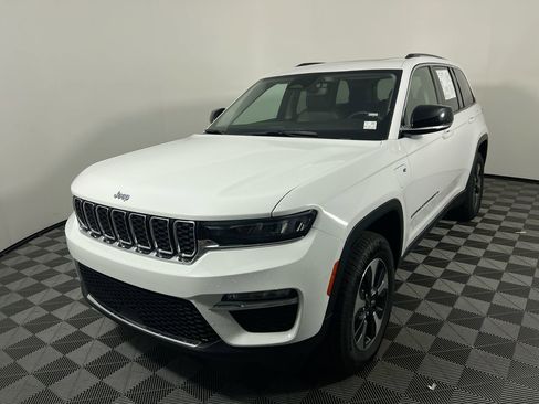 Used 2024 Jeep Grand Cherokee Limited 4xe image 7