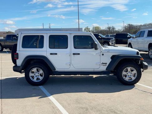 Certified 2021 Jeep Wrangler Unlimited Sport w/ Sun And Sound Package image 8
