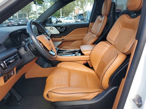 Certified 2023 Lincoln Aviator Black Label image 13