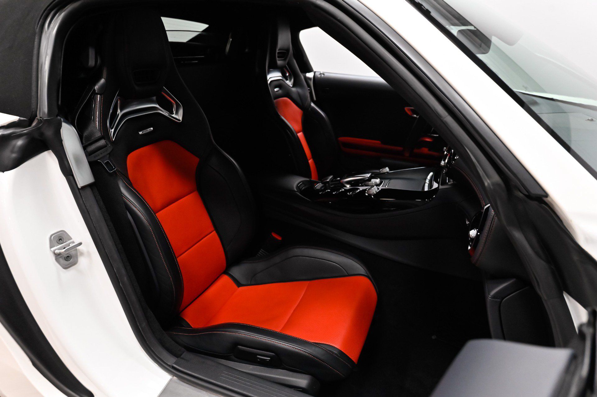 Used 2018 Mercedes-Benz AMG GT Roadster image 33