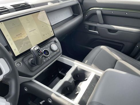 New 2026 Land Rover Defender 110 X-Dynamic SE AWD/4WD image 30