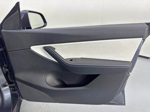 Used 2021 Tesla Model Y Performance image 45