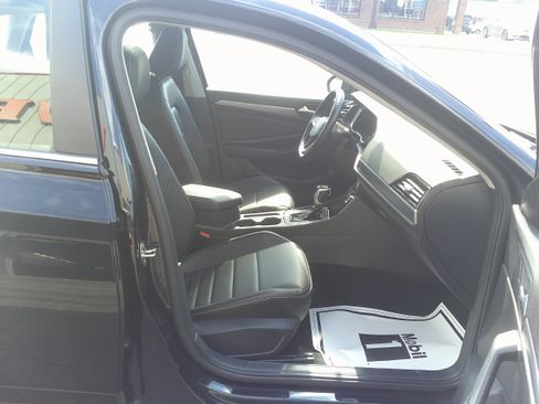 Used 2024 Volkswagen Jetta SE FWD image 30
